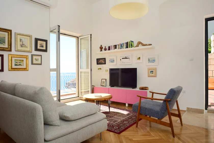 Artistic apartment overlooking the Old City - Image 1