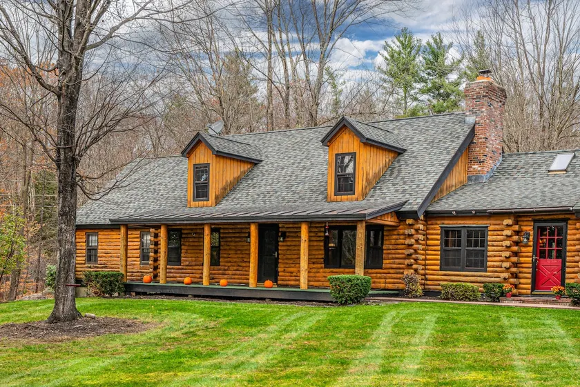 Private Cabin w/ Golf Sim and Ultimate Game Room - Image 1