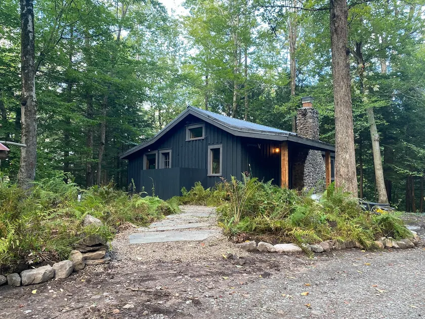 Escape to a renovated 130 y.o. cabin on 850 acres. - Image 1