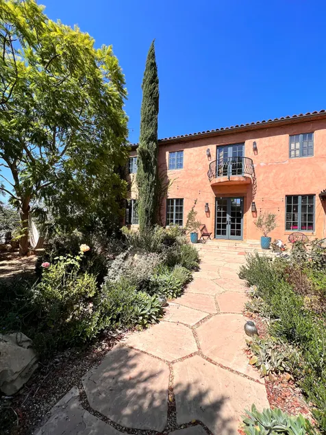 4 bedroom villa with epic views near downtown Ojai - Image 1