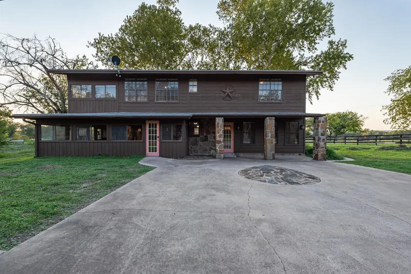 Authentic Ranch Home on 650 Acres with Peace and Tranquility - Image 1