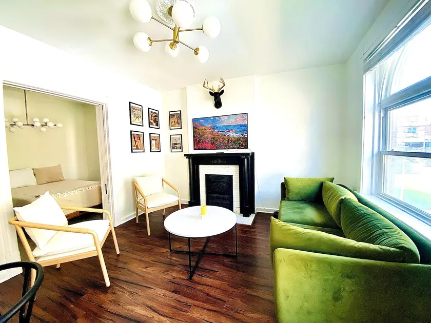 Victorian Manor a Charming 2BR in Clayton - Tamm - Image 1
