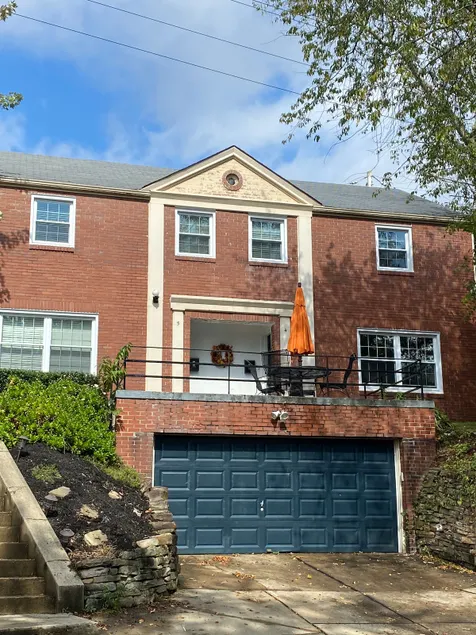Mt. Lebanon-3 Bedrooms- Family Friendly- Clean - Image 1