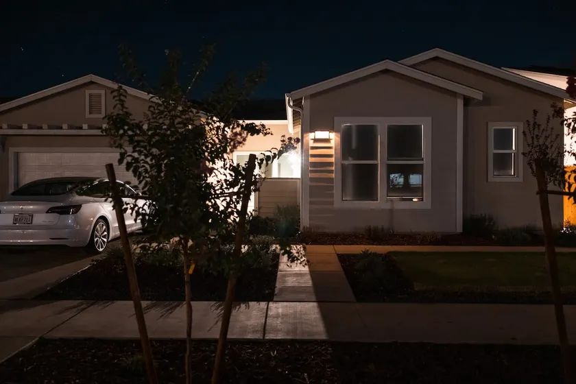 A Premium Modern Stay: Hanford - Image 1