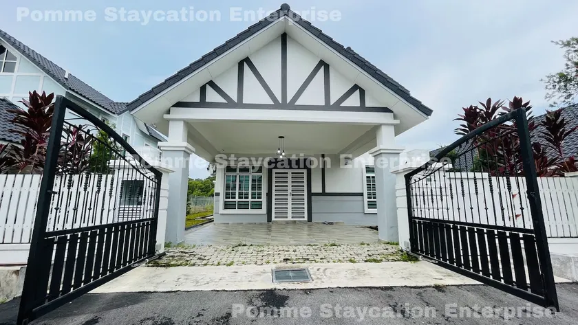 Malacca 5+1 Bedrooms Double Storey Bungalow - Image 1