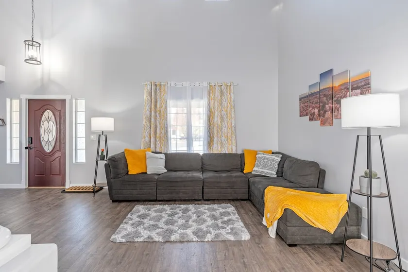 5BR/15 guests/3.5Bath/Hot Tub-Central location! - Image 1