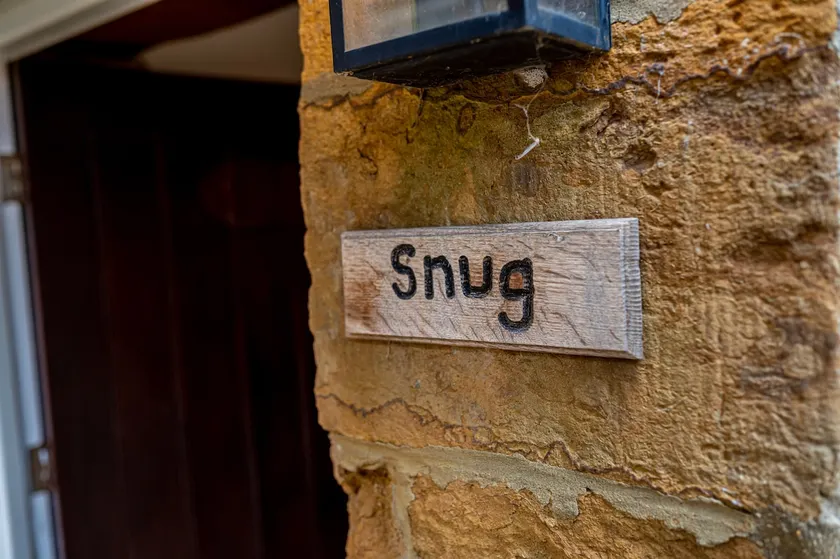 The Snug super king-size bed, en-suite, parking - Image 1