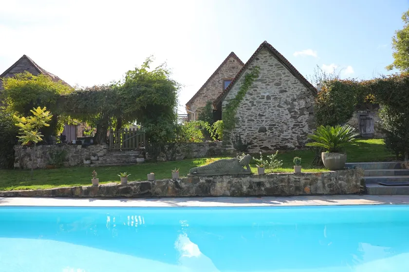 Large 3* cottage, terrace & pool surrounded by nature - Image 1