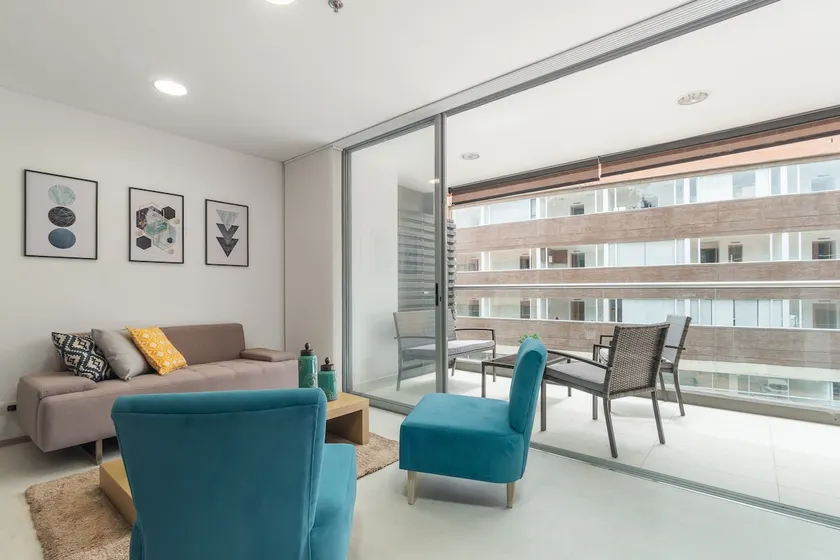 Spacious 1 BR apt W Balcony/Near Airport/GYM 5 - Image 1