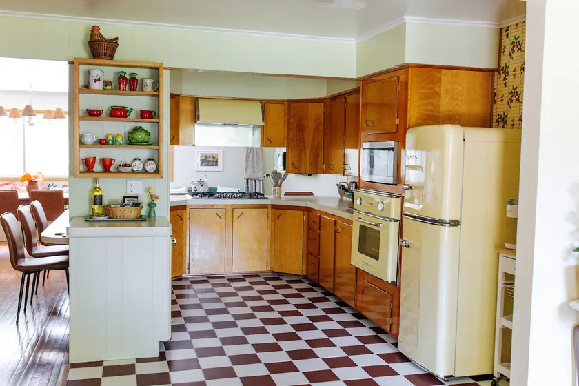 Historic Home on 4 Acres - Hot Tub, Pool, Tiki Bar - Image 1