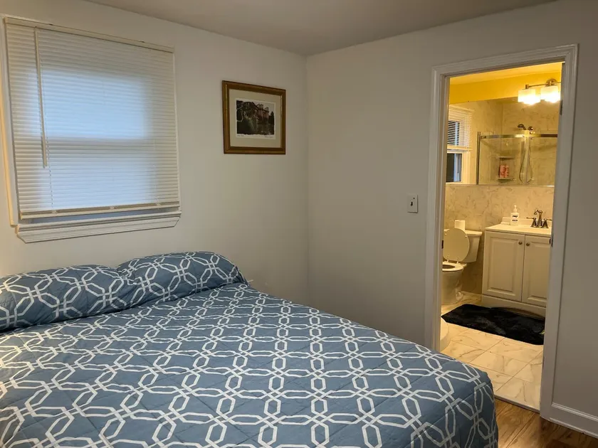 Entire 3 Bedrooms/2 bathrooms 2 story house - Image 1