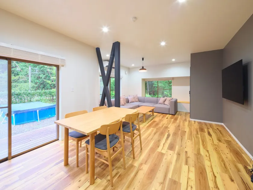 Stylish Cottage Retreat in the Mt. Fuji Highlands - Image 1