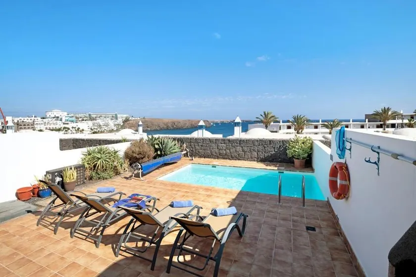 Fabuleuse villa, piscine privée, une connexion Wi-Fi gratuite, très bien situé, vue sur la mer. - Image 1