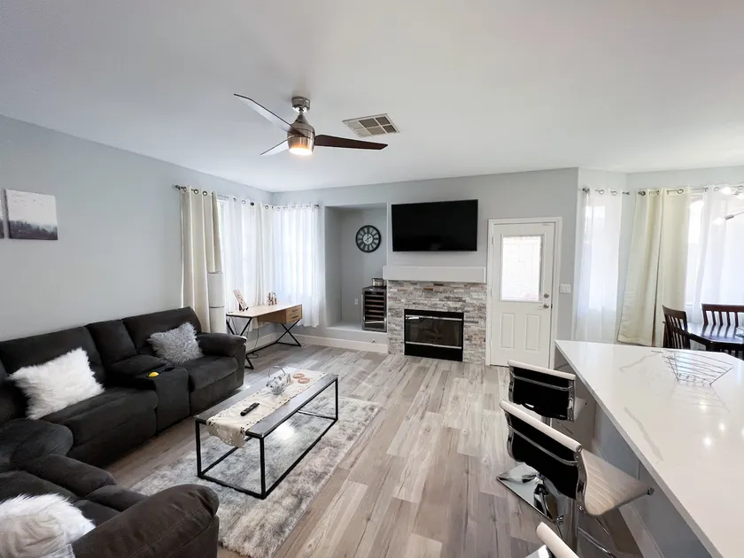 Sleeps 14+|5-Bed Group Retreat|2 Kings3Queens+Bunk - Image 1