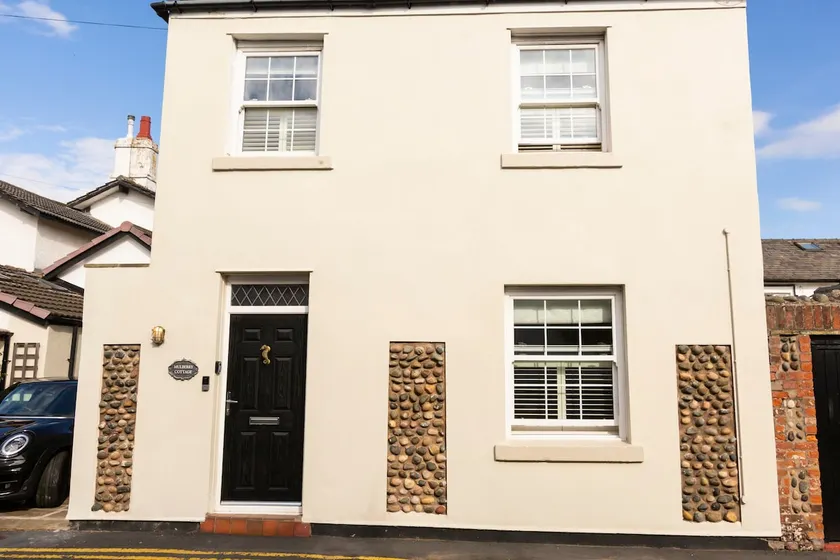 Central Lytham, Sleeps 6, LogBurner, Parking, Wifi - Image 1