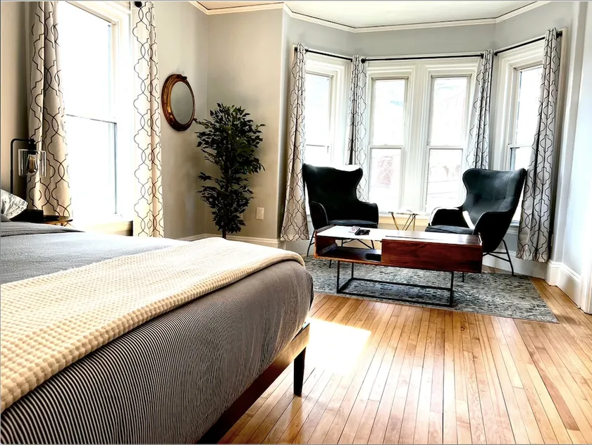 Boutique Studio Apartment - Image 1