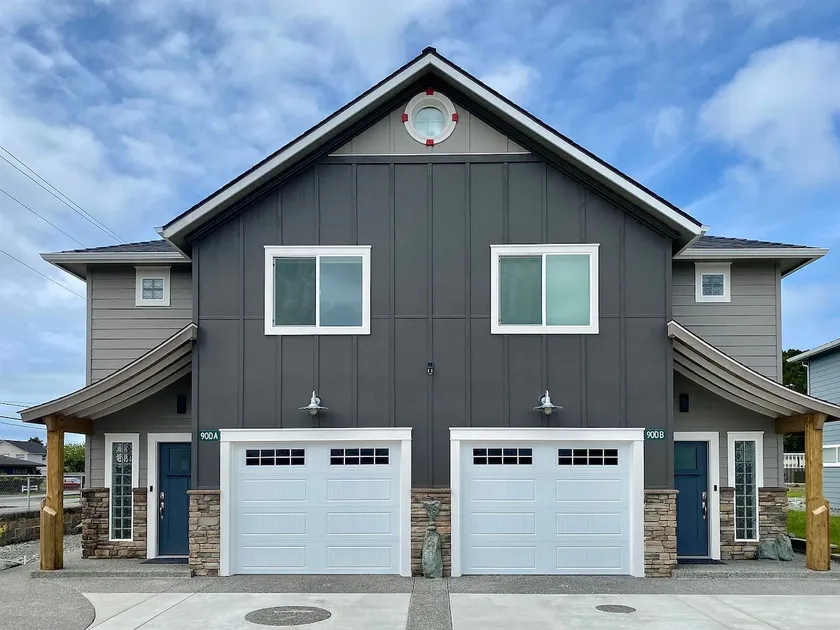 Modern Home, Centrally located! - Image 1