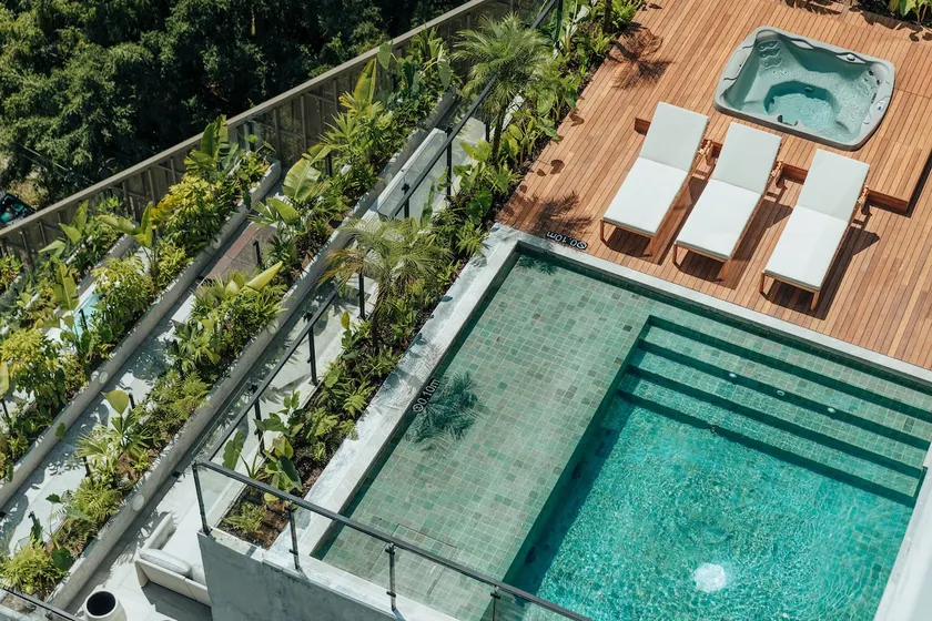 Private Jacuzzi & A/C · Poblado · Prime Location - Image 1