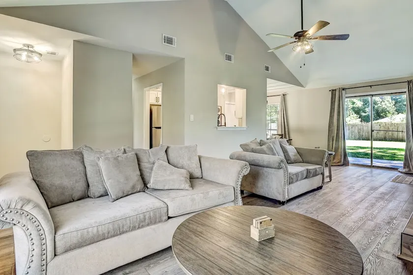 Savannah Family Home W/ Game Table - Image 1