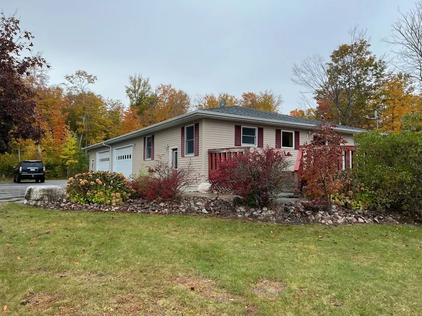 3 Bedroom Sportsman Oasis. - Image 1