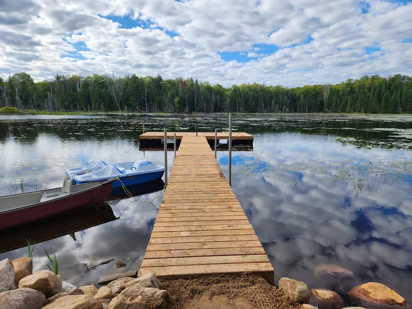 Bancroft Waterfront Cottage: Hot Tub, Canoe, Kayak - Image 1