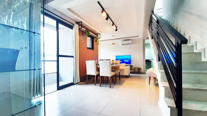 Duplex Penthouse in Ingleses: Pure Elegance - Image 1