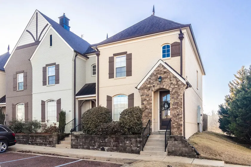 Rebel Belle - Fleur de Lis - Stylish New 2 BR Condo - Image 1