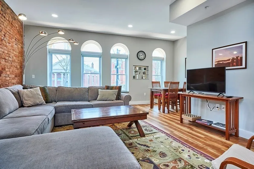 Stunning Downtown Northampton Loft Condo 2R - Image 1