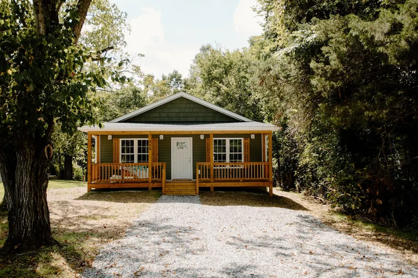 The Bungalow on Putney st - Image 1