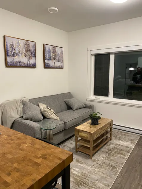 Adorable 1-Bedroom Suite. Lake Views, free parking - Image 1
