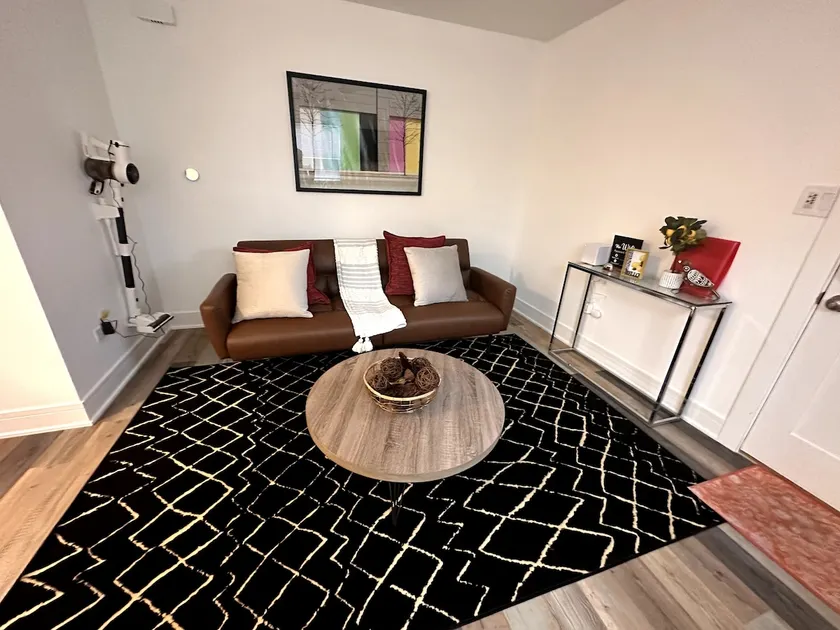 New Suite Perfectly Located in Berwyn/Riverside - Image 1