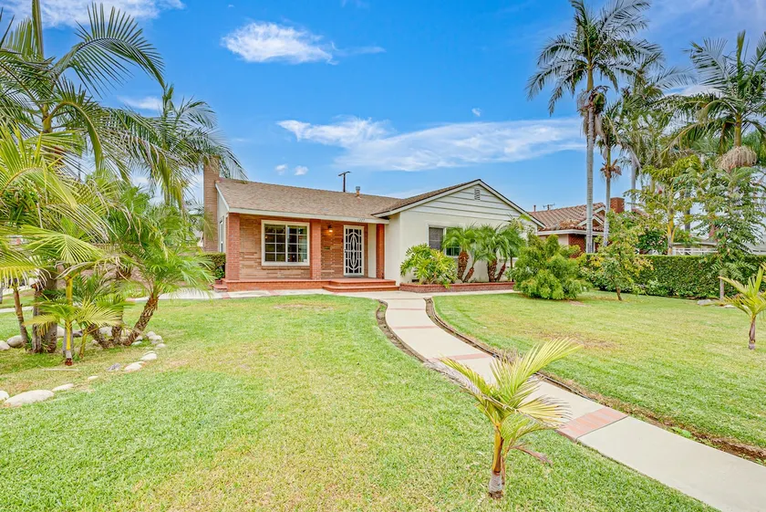 Warm & Cozy Entire 4B4B House in West Covina - Image 1