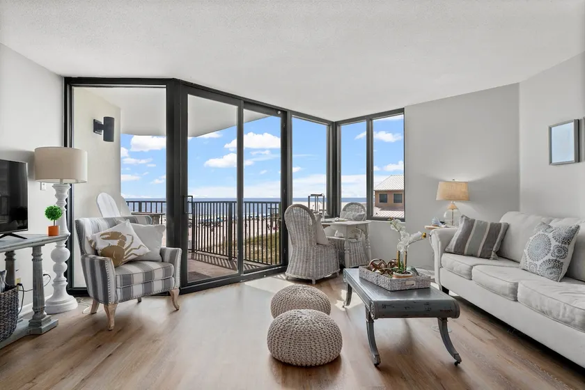 Beachfront Condo/Beautiful Sunset - Image 1