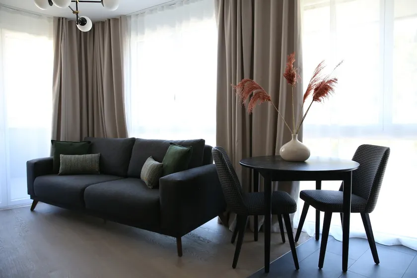 Modern furnished serviced apartment - Image 1