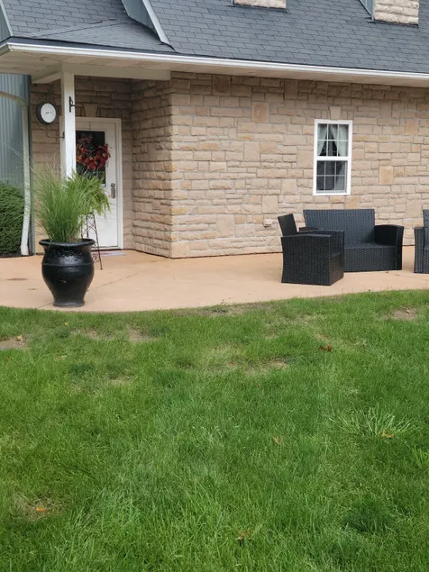 Cozy one bedroom place in Vermilion Oh 2nd floor - Image 1