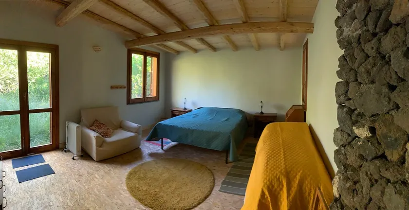 Etna Cottage with Garden - Image 1