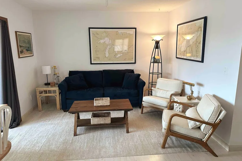 1st floor, on marina! Walk to Jet Exp! Pool & dock - Image 1