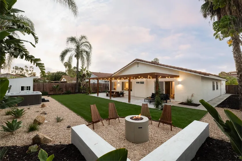 New 4 Bed Home with Spa Fire Pit & Tranquil Vibe - Image 1