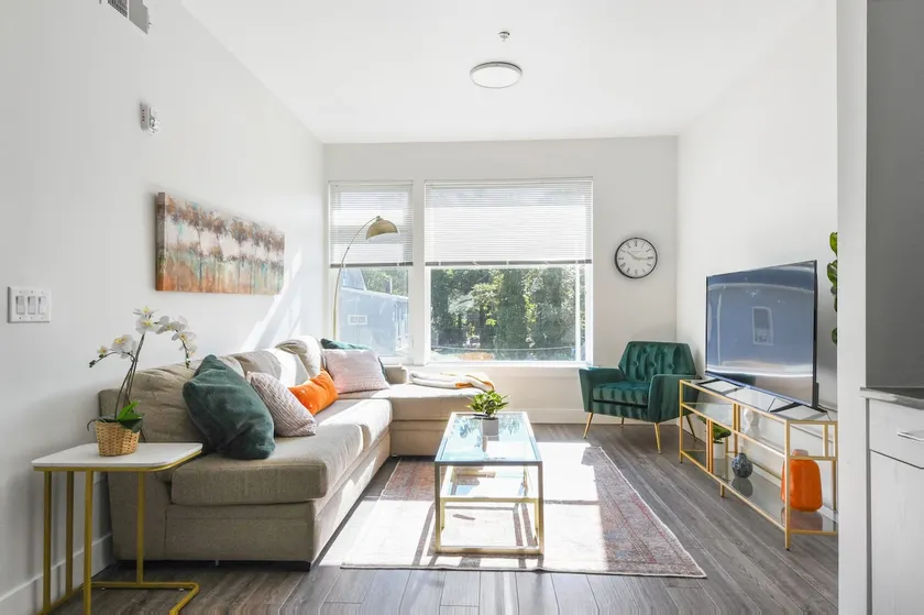 Grand | 2BR | 2 Bath | Free Parking | 30 min NYC! - Image 1