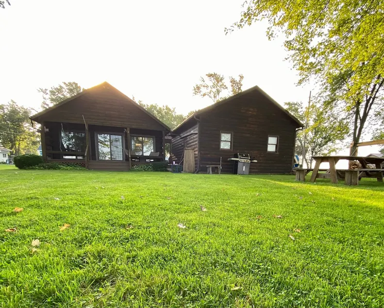 Cozy lakefront cabin with new dock + fire pit - Image 1