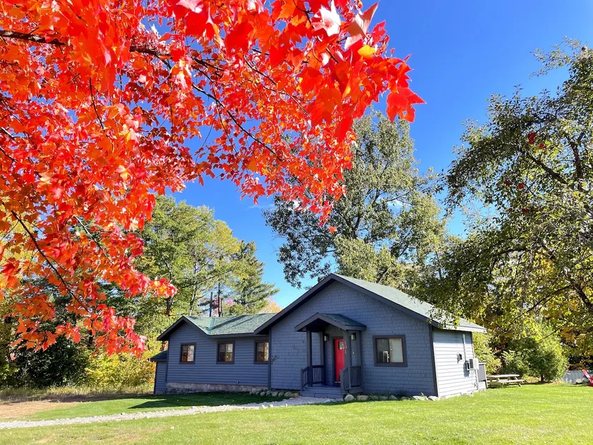 Hilltop- New Charming House, Close to everything! - Image 1