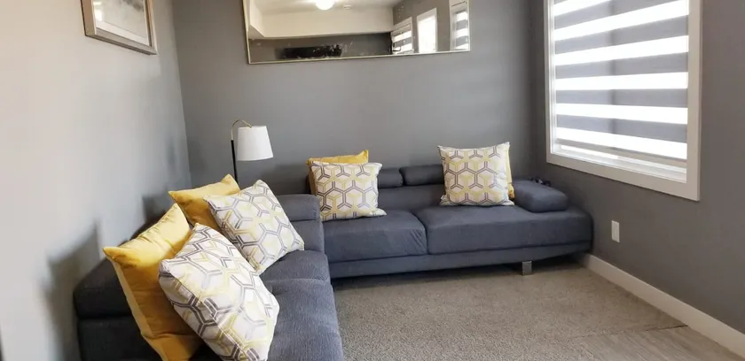 Cozy 1bedroom apartment with indoor fireplace - Image 1