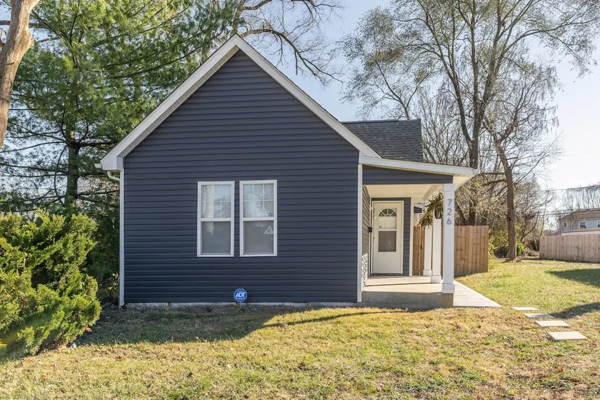 Comfy Cozy 2br home priv.parking 10min to dntwn - Image 1