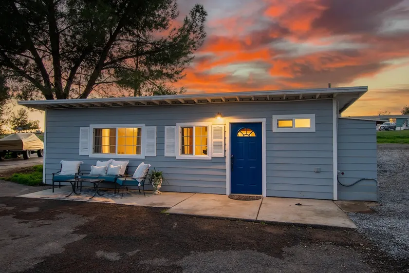 Charming Winchester Guesthouse near Wine Country - Image 1