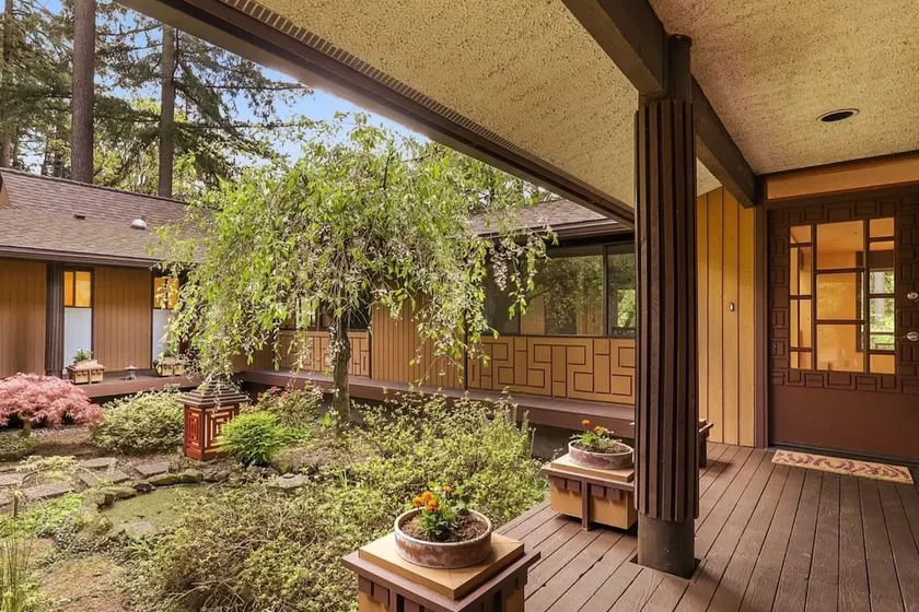 Chambers Bay House in the Trees - Image 1