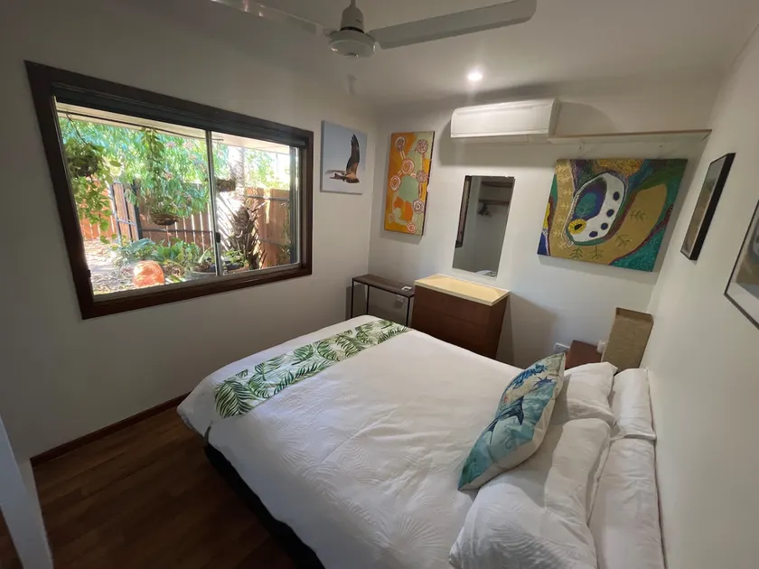 wonderfully comfortable centrally located home. - Image 1