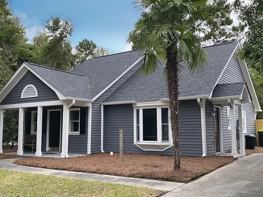 Charming Coastal Cottage Near Beach & Downtown - Image 1