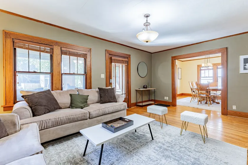 Modern Bungalow: spacious 3BR home near downtown Champaign & campus - Image 1