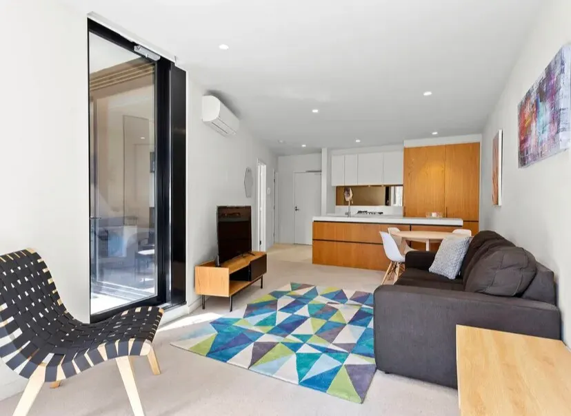 Urban Oasia off Chapel St with GYM, Pool & Parking - Image 1