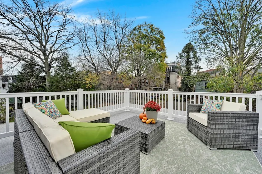 Large Modern Downtown Home with Historic Charm - Image 1